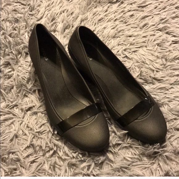 ⭐️ HOST PICK ⭐️ Crocs Brynn wedge, size 8 - Picture 6 of 8